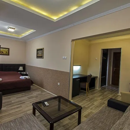 Petrus 3*